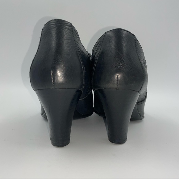 Black Pebbled Leather Faux Stacked Heel Børn Shootie Bootie, Size 7 - Picture 4 of 11